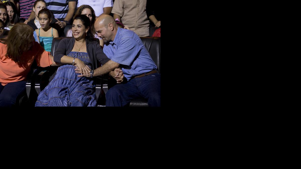 
Gerardo Hernández junto a su esposa, Adriana Pérez, durante un concierto del trovador Silvio Rodríguez en La Habana el sábado 20 de diciembre.


