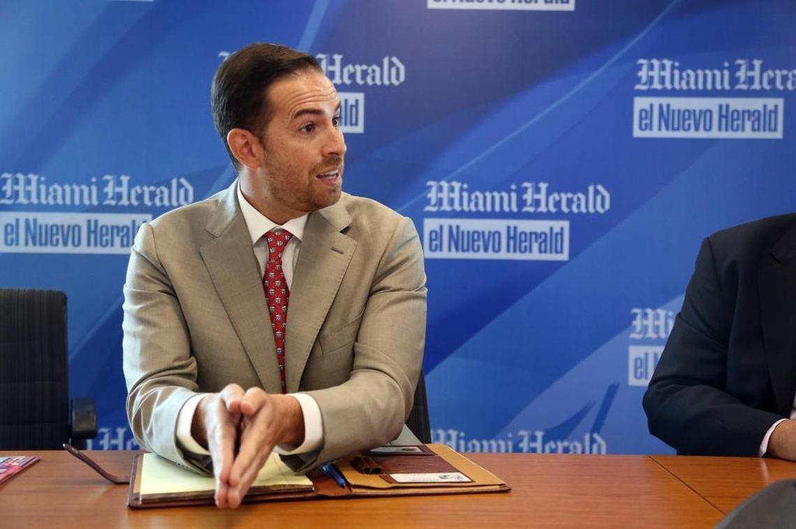 El candidato republicano Daniel Anthony Pérez durante un encuentro con la junta editorial del Miami Herald en julio del 2017.