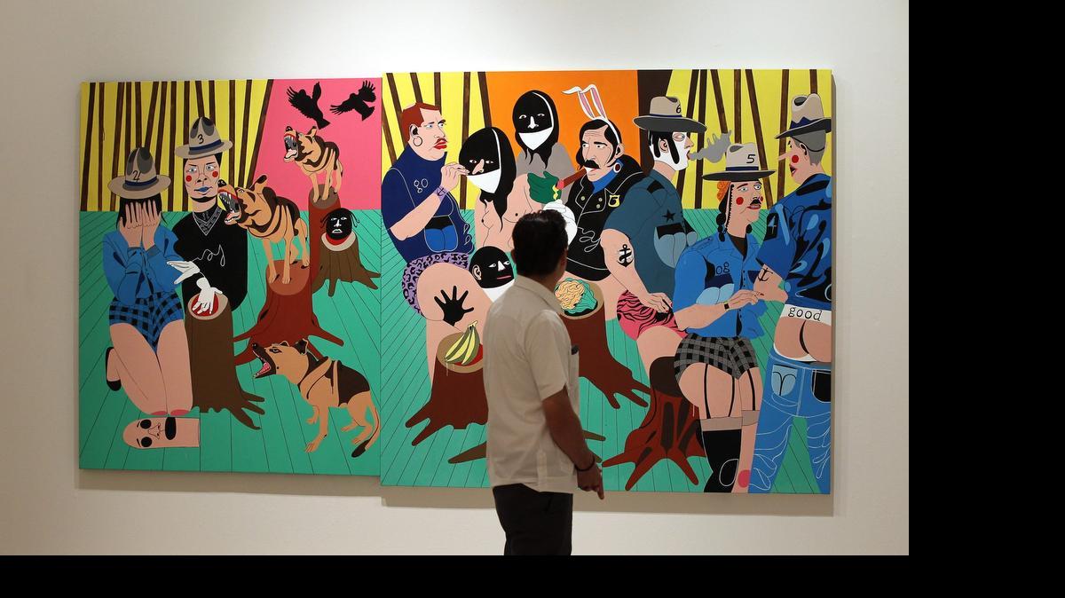 
Un hombre observa el miércoles una obra como parte de la exposición “Ruido Salvaje", que será inaugurada este jueves en el Museo de Bellas Artes de La Habana (Cuba).
