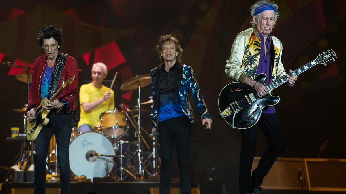 Mick Jagger (cent.) y su banda, The Rolling Stones, se presentan en un concierto de la gira “América Latina Olé Tour 2016”, el miércoles 24 de febrero en el estadio de Morumbí, en Sao Paulo, Brasil.