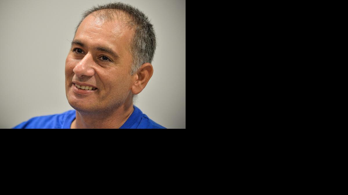 
El médico cubano Félix Báez Sarría, que contrajo el ébola en cumplimiento de una misión en Sierra Leona y fue atendido en Ginebra, llegó el sábado 6 de diciembre de 2014, al aeropuerto internacional José Martí de La Habana (Cuba). Báez Sarría llegó a la capital cubana para reunirse con su familia tras superar la enfermedad.
