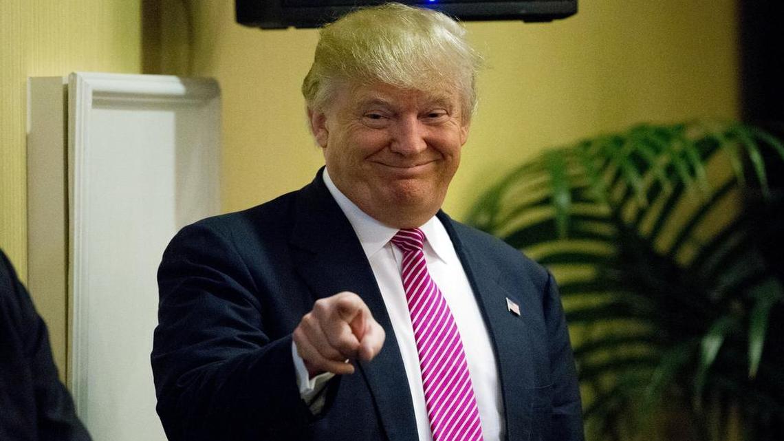 El precandidato presidencial republicano Donald Trump poco antes de participar el lunes 15 de febrero en un acto de campaña en Mount Pleasant, Carolina del Sur.