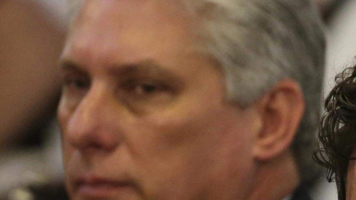 El primer ministro canadiense, Justin Trudeau (centro), con el gobernante cubano Raúl Castro (der) y el primer vicepresidente Miguel Díaz-Canel el 16 de noviembre del 2016 en La Habana.