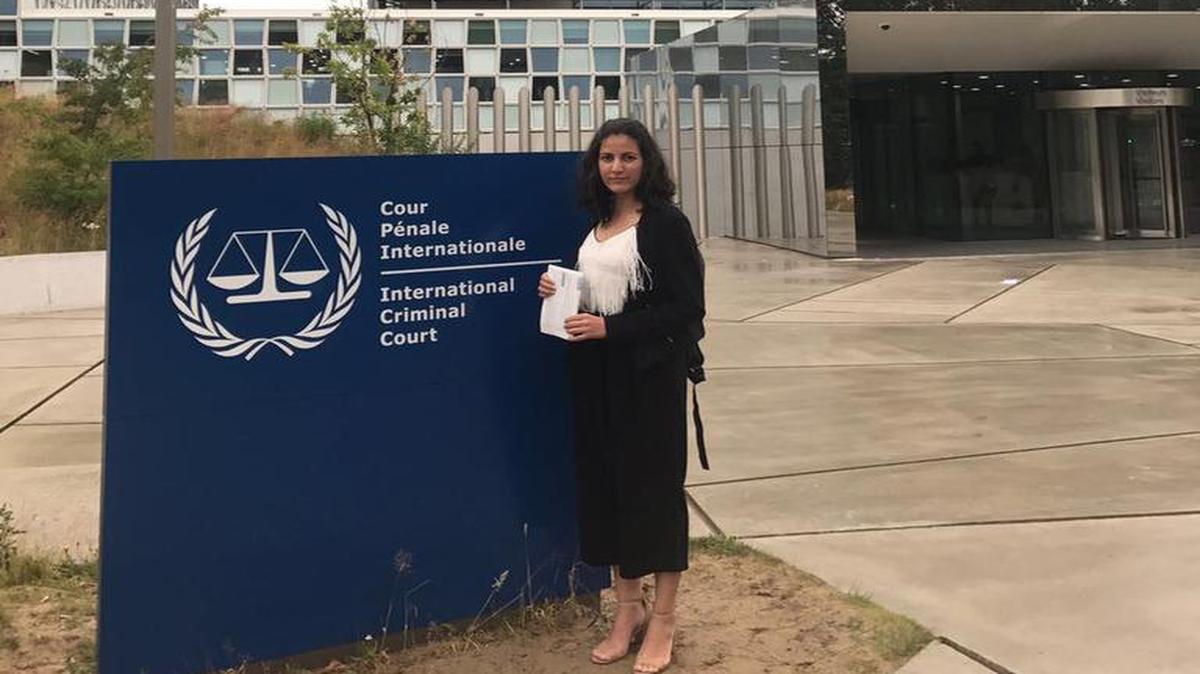 La disidente cubana Rosa María Payá, que realiza los trámites para iniciar un juicio por la muerte de su padre, Oswaldo Payá, en la Corte Penal Internacional de La Haya (Holanda), reiteró hoy, jueves 29 de junio de 2017, su "reto" el Gobierno de Cuba para que le deje hablar "cinco minutos" en el noticiero estelar de la Televisión nacional.
