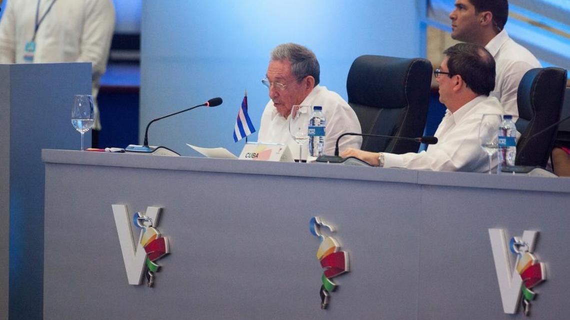 El gobernante Raúl Castro habla durante la quinta cumbre de la Celac.