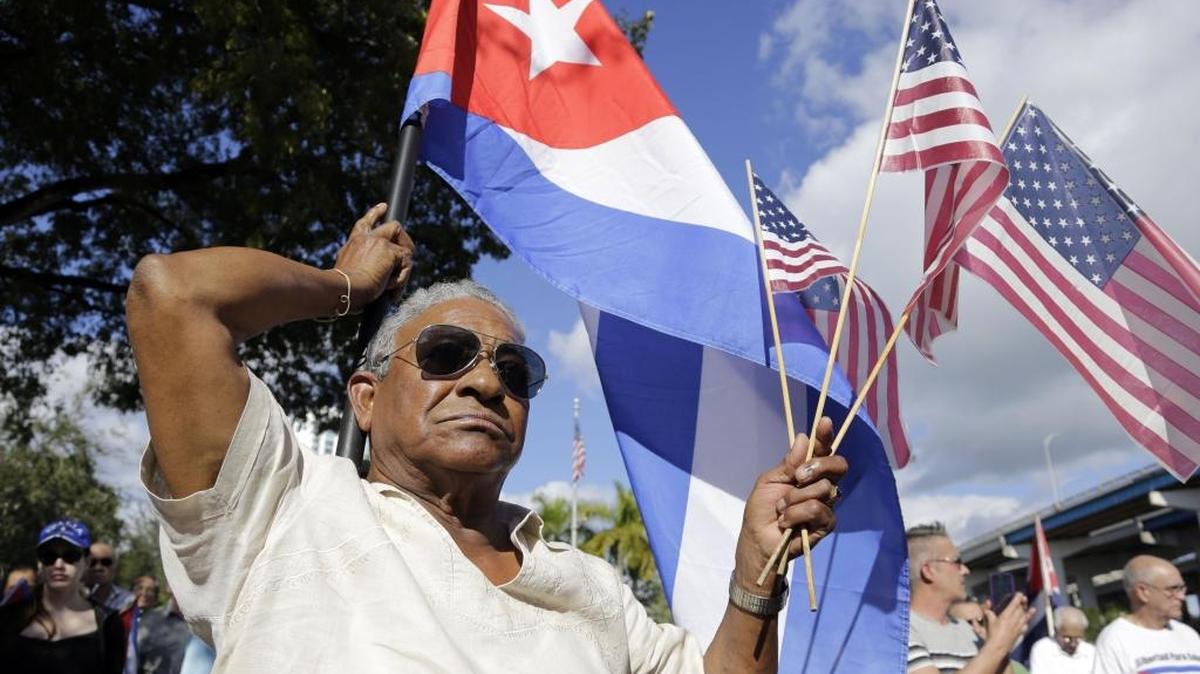 La liberación de tres últimos tres miembros del grupo de espías cubanos conocidos como la Red Avispa provocó manifestaciones en La Pequeña Habana de Miami en diciembre del 2014.