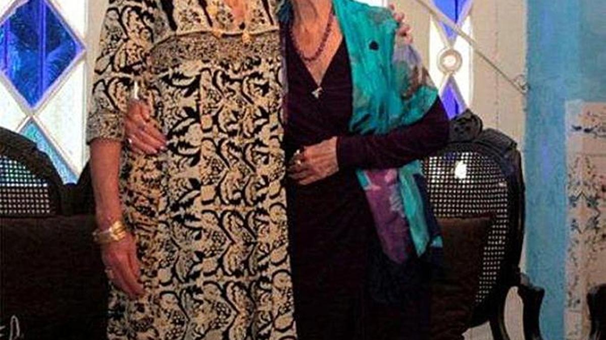 La princesa de Mónaco, Carolina Grimaldi (i), junto a la directora general del Ballet Nacional de Cuba, coreógrafa y exbailarina Alicia Alonso, en La Habana.