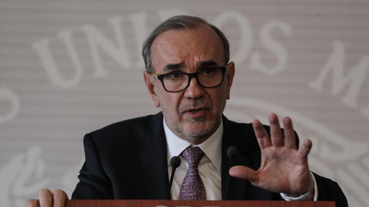 El nuevo embajador de México en Estados Unidos, Carlos Manuel Sada Solana, participa el jueves 21 de abril de 2016, en una rueda de prensa ofrecida en la Secretaria de Relaciones Exteriores (SRE) en Ciudad de México. El Senado mexicano ratificó hoy a Carlos Sada como el nuevo embajador de México en Estados Unidos; una acción encaminada a fortalecer la imagen del país frente a los continuos ataques del aspirante a la candidatura por la Casa Blanca Donald Trump.