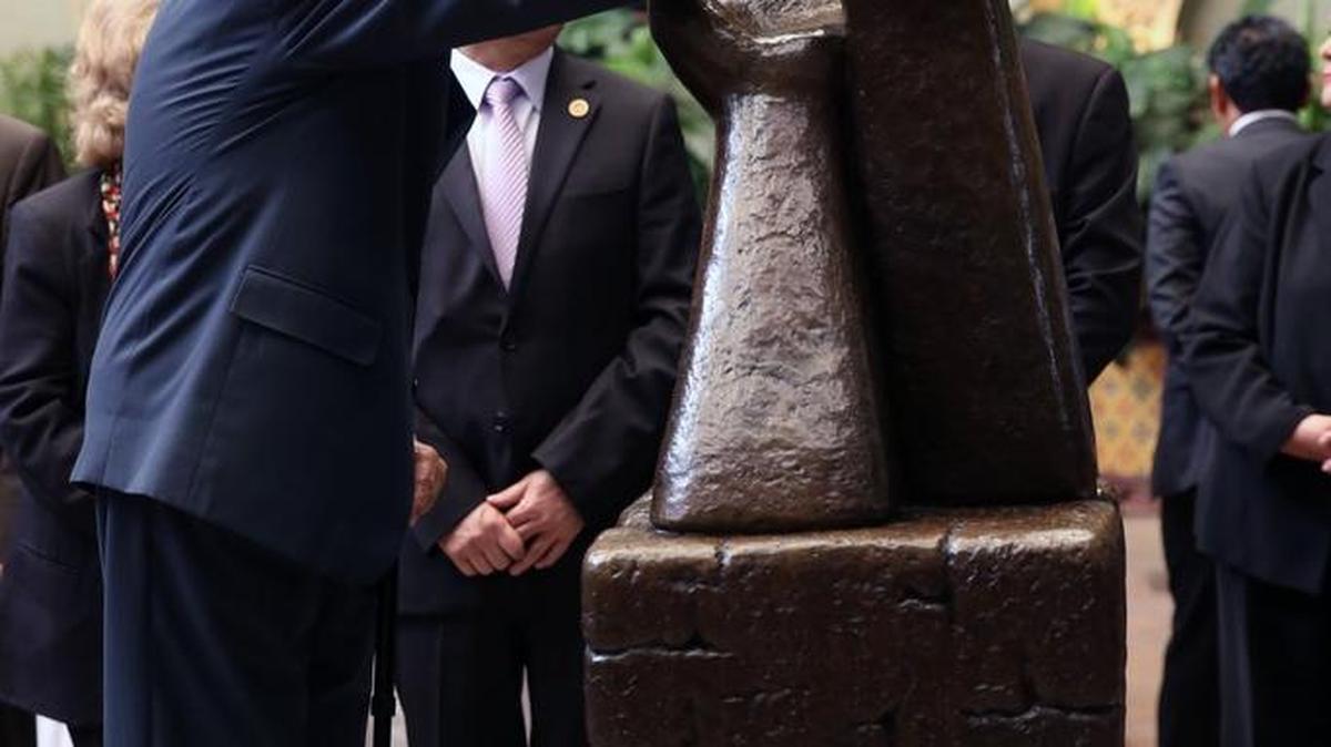 El presidente de Guatemala, Alejandro Maldonado, conmemora 19 años de la firma de los Acuerdos de Paz en el país el martes, en el mismo lugar donde en 1996 culminó un sangriento conflicto armado que duró 36 años.