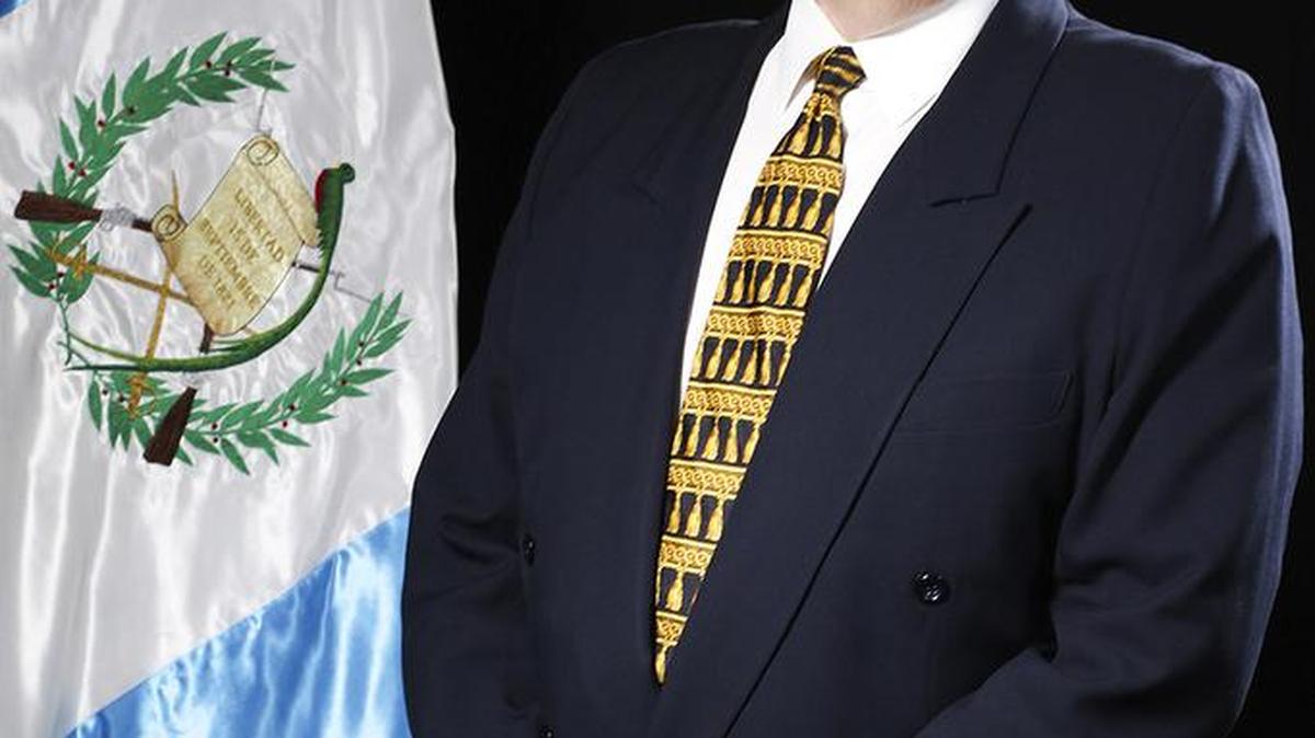 Bernardo Arévalo de León, de la agrupación progresista Movimiento Semilla, se impuso con una amplia ventaja a la ex primera dama Sandra Torres Casanova.