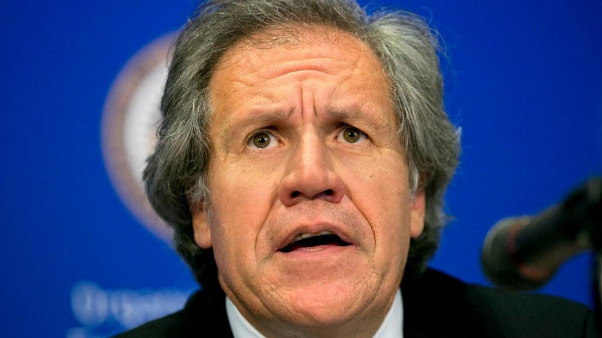 
El secretario general de la OEA, Luis Almagro, habla durante una conferencia de prensa en el marco de la 45 Asamblea General de esa organización, en junio.

