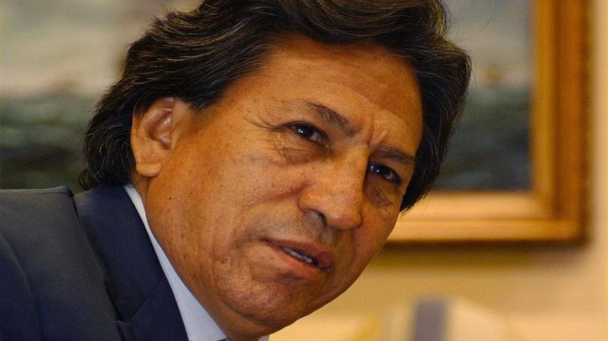 Fotografía de archivo del 26 de marzo de 2004 del ex presidente peruano Alejandro Toledo durante una entrevista en el Palacio de Gobierno en Lima (Perú).