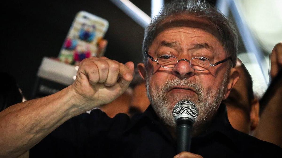 Fotografía de archivo del 15 de marzo de 2017 del ex presidente brasileño Luiz Inacio Lula da Silva durante una manifestación en Sao Paulo (Brasil).