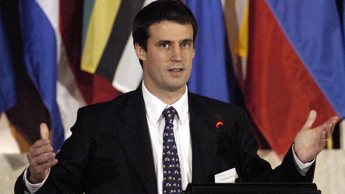 El economista y ex ejecutivo del grupo financiero JP Morgan, Alfonso Prat-Gay, designado ministro de Economía.