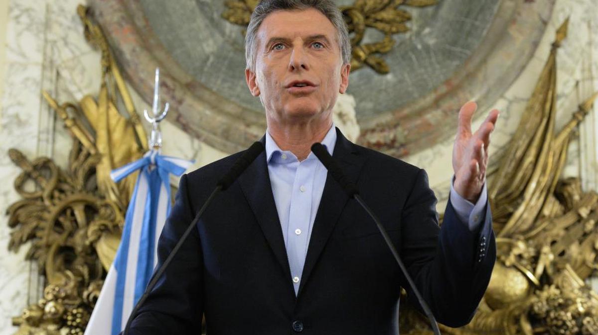El presidente argentino, Mauricio Macri, habla el martes 26 de abril de 2016, en Buenos Aires.