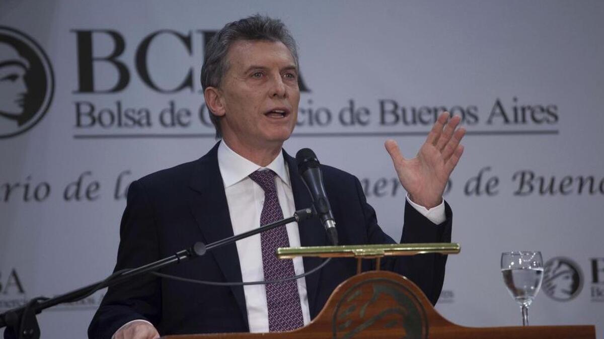 El presidente Mauricio Macri que definió los crímenes de la dictadura (1976-1983) como “guerra sucia”, concepto que implica la existencia de “dos bandos”.