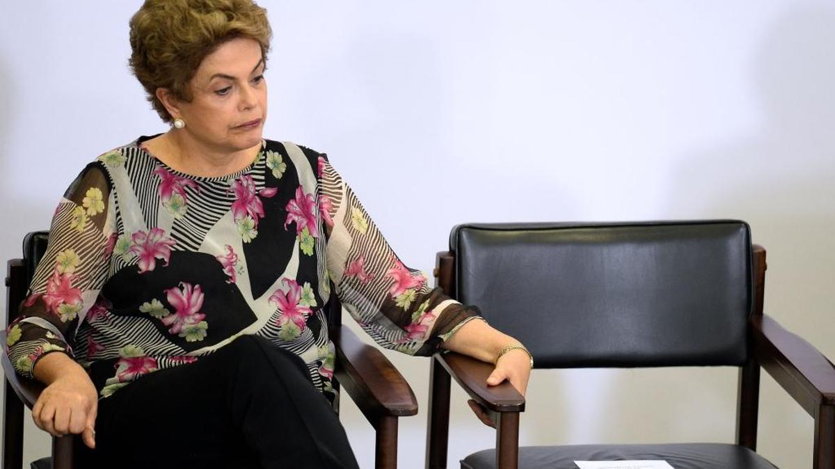 La presidenta de Brasil, Dilma Rousseff, durante el lanzamiento del plan nacional contra el mosquito Aedes aegypti, en Brasilia, el miércoles.