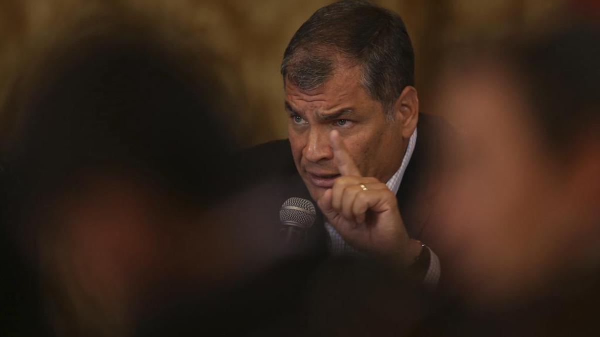 El presidente de Ecuador, Rafael Correa, se reúne con la prensa extranjera en Quito, Ecuador, el miércoles 22 de febrero de 2017, después de las elecciones generales.