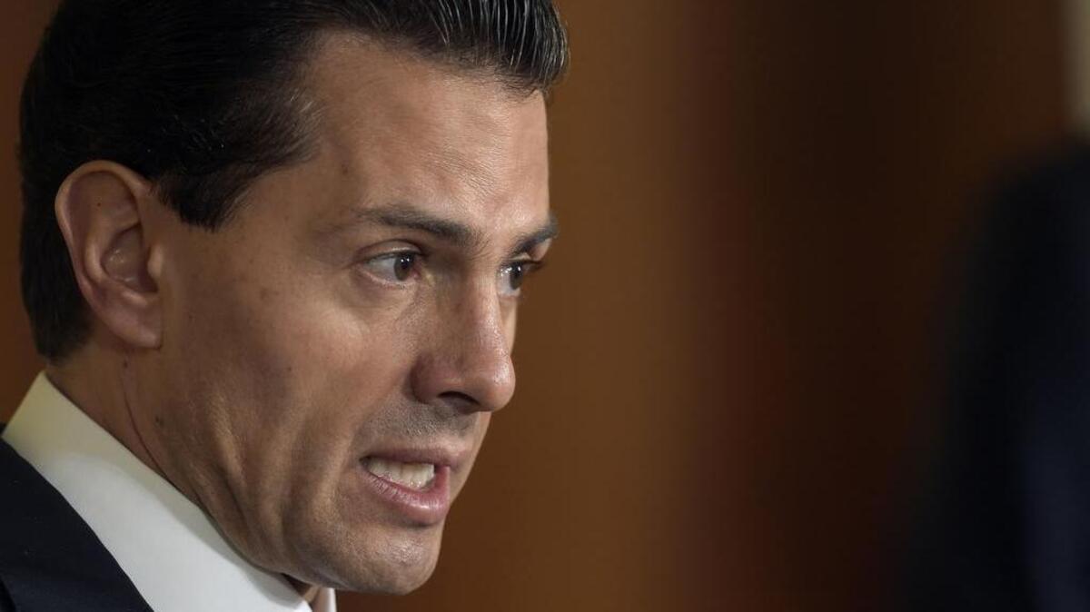 El portavoz de la Presidencia de México, Eduardo Sánchez, emitió un comunicado en el que aseguró que Peña Nieto “cumplió con los requisitos establecidos por la Universidad Panamericana para titularse como abogado”.