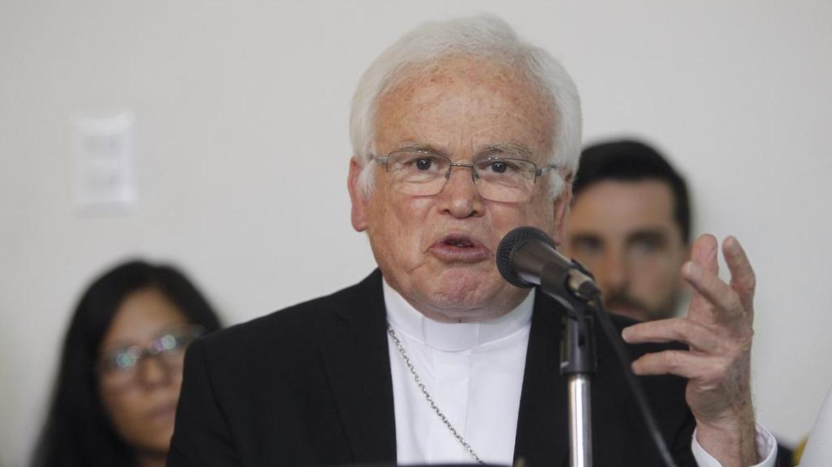 El obispo de Saltillo, Raúl Vera, denunció la complicidad del Estado mexicano con el crimen organizado mediante la facilitación "a través del terror" de los crímenes llevados a cabo por los cárteles, el martes 11 de julio de 2017, en Ciudad de México.