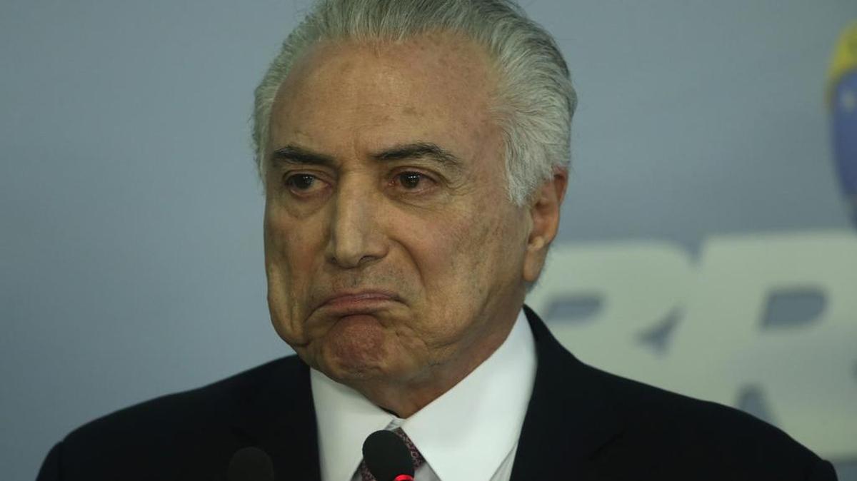 El presidente brasileño, Michel Temer, habla durante una conferencia de prensa en el Palacio presidencial de Planalto el martes 27 de junio de 2017, en Brasilia.