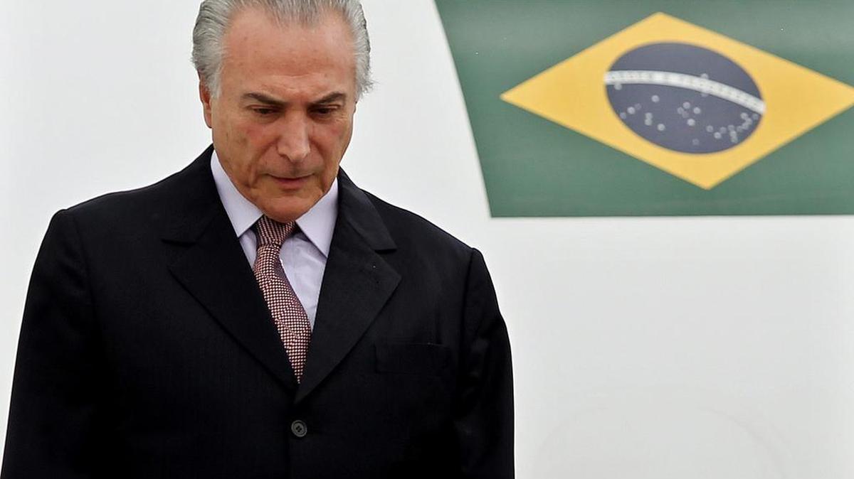 El vicepresidente brasileño Michel Temer pareció comenzar a allanar el martes el camino hacia una ruptura con el gobierno de Dilma Rousseff en plena crisis, con la mandataria bajo amenaza de ser sometida a un juicio con miras a su destitución.