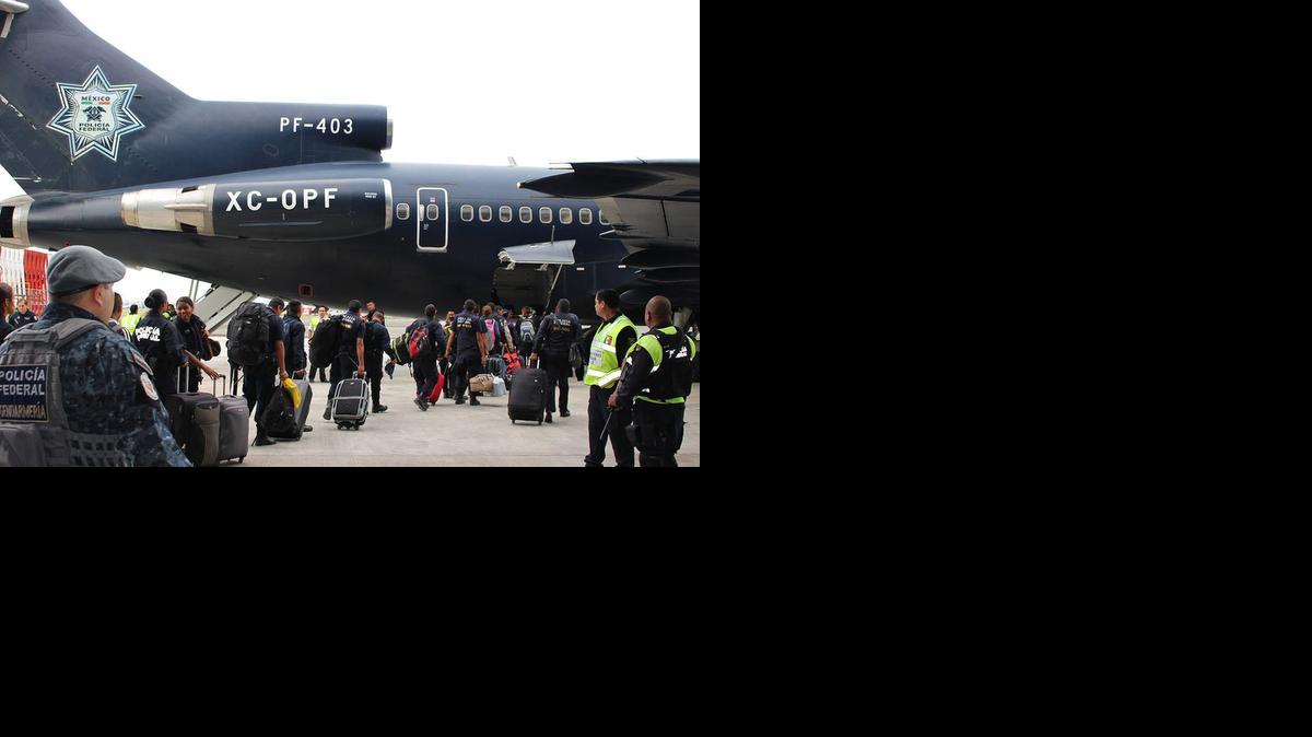 
La partida de un avión Boeing 727 con 140 miembros abordo con rumbo a Los Cabos, Baja California, México, quienes se sumarán a las labores de apoyo a las personas afectadas por el paso del huracán Odile. 
