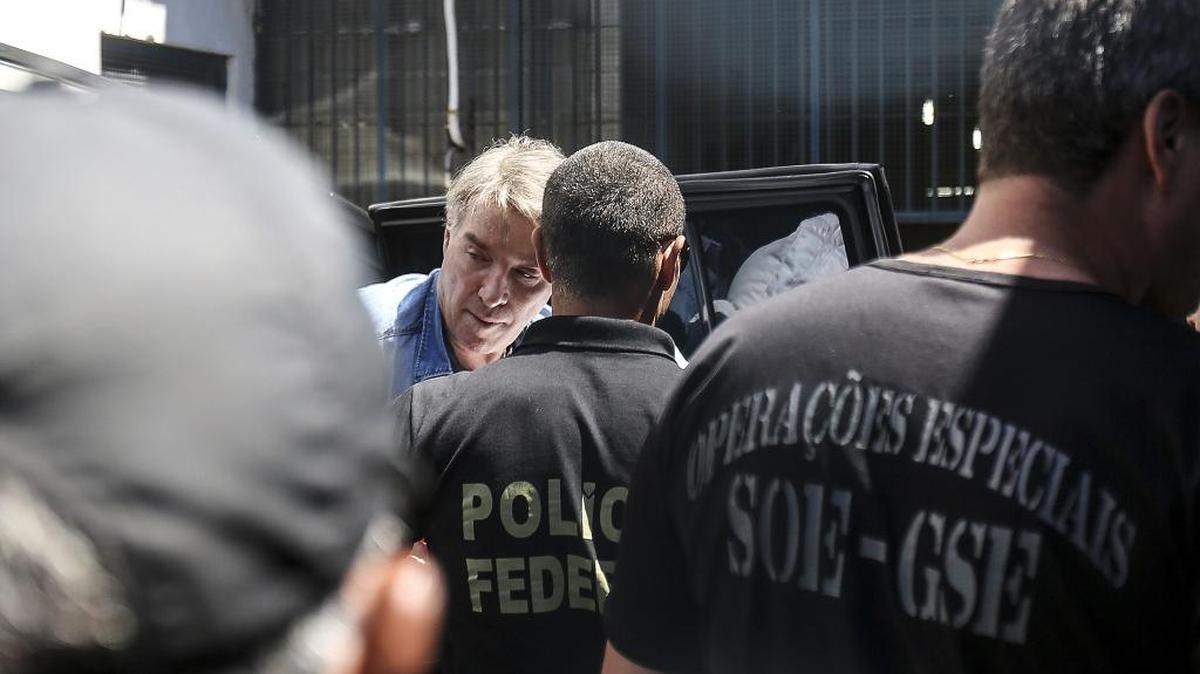 El magnate Eike Batista llega al penal Ary Franco el 30 de enero, en Rio de Janeiro, luego de ser detenido al desembarcar en el aeropuerto de Rio, en un vuelo procedente de Nueva York, en cumplimiento de una orden de prisión por corrupción.