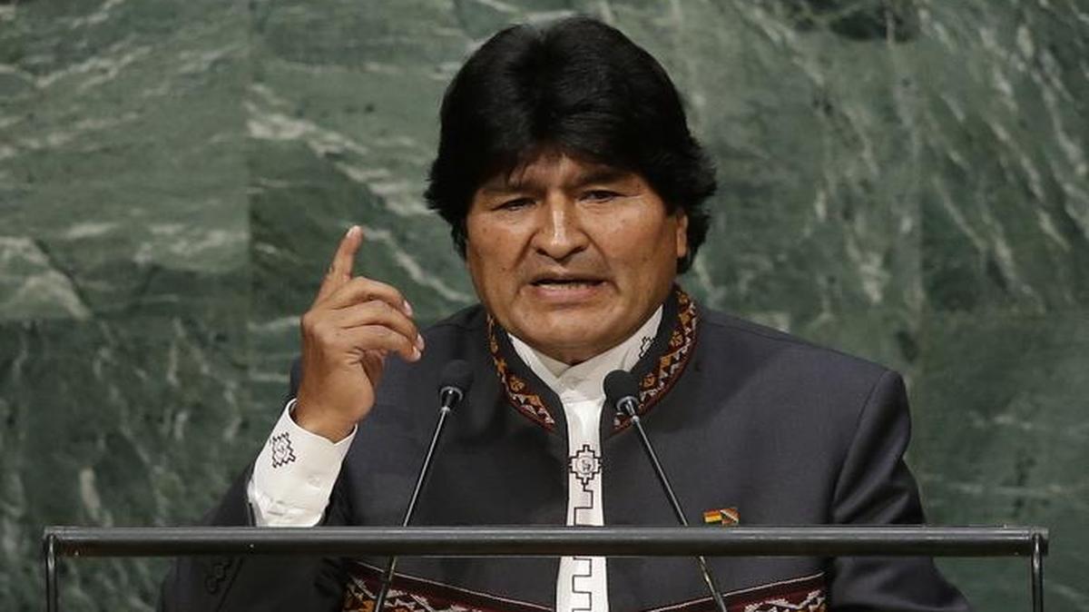 
El presiente Evo Morales sostuvo que “los militares para ascender a capitán deberían hacer cursos de antiimperialismo”. 
