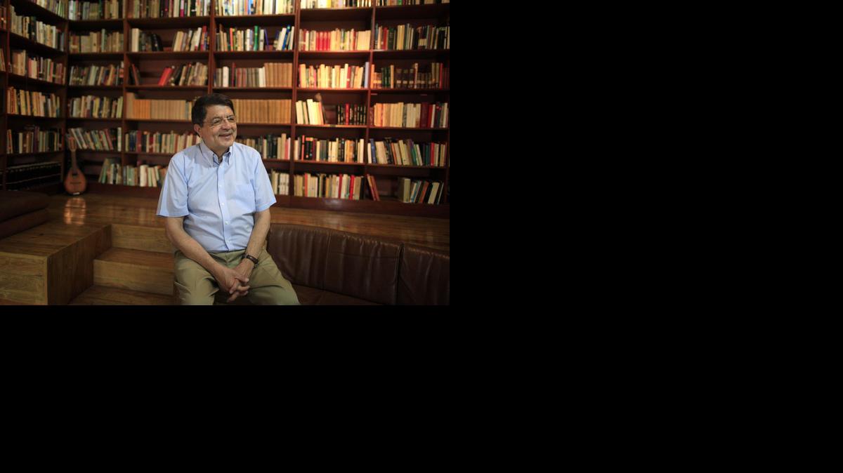 
Sergio Ramírez obtuvo este martes el Premio Internacional Carlos Fuentes a la Creación Literaria por “conjugar una literatura comprometida con una alta calidad literaria”, informaron los organizadores del galardón.


