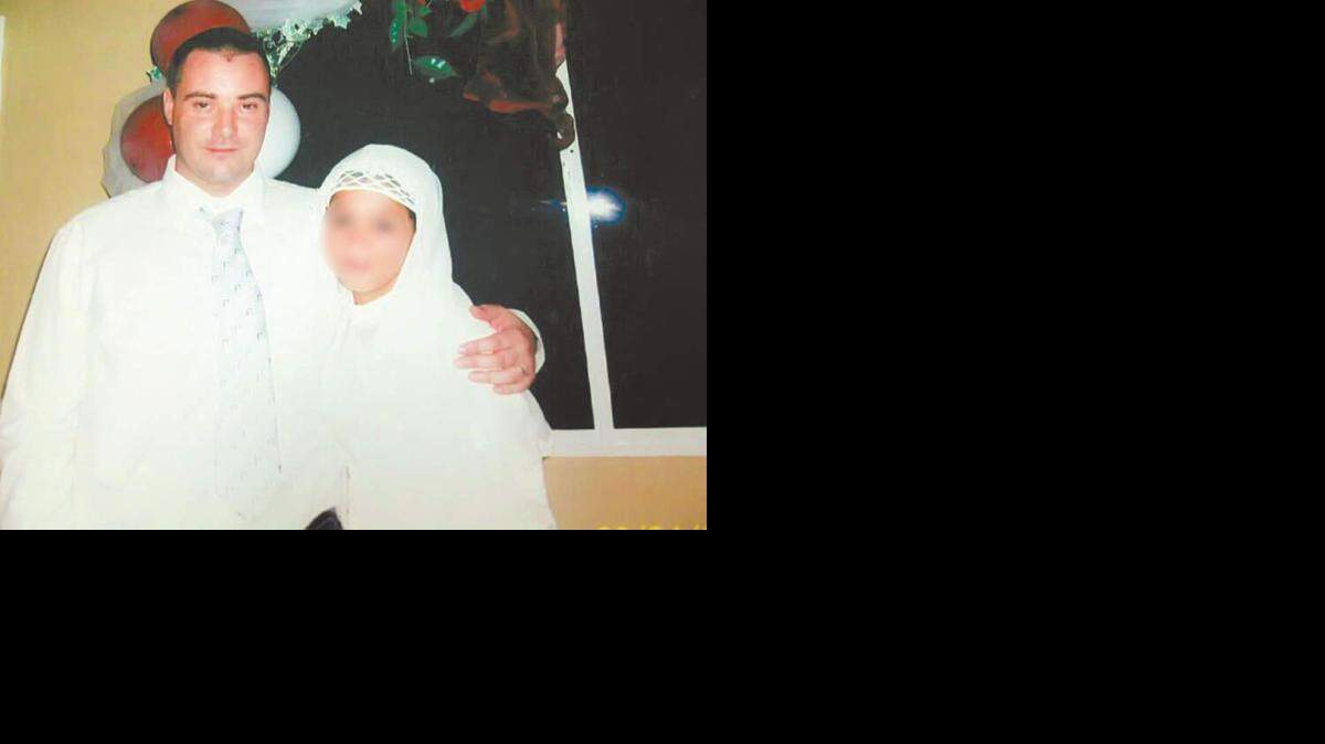
El estadounidense Rennie Christopher Glenn simuló bodas con niñas hondureñas, como parte de su negocio de trata de menores de edad en Honduras.
