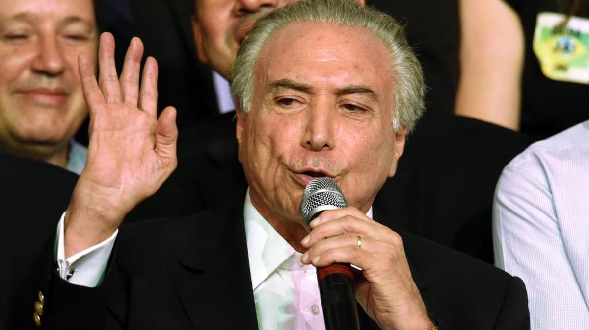 El vicepresidente de Brasil, Michel Temer, habla el sábado en una convención del Partido del Movimiento Democrático Brasileño, la mayor fuerza política de la coalición que respalda a la mandataria Dilma Rousseff.