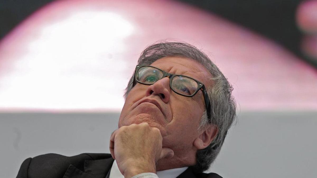 Luis Almagro, secretario general de la Organización de los Estados Americanos (OEA), participa el viernes 7 de octubre de 2016, en la clausura del "Foro de la Democracia Económica" que se llevo a cabo en el Palacio de Minería en Ciudad de México.