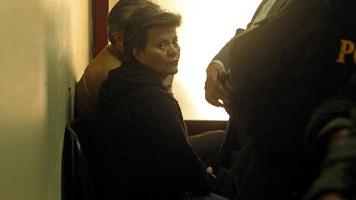 Pilar Guzmán, tía de Gabriela Zapata expareja del presidente Evo Morales, asiste a una audiencia cautelar el jueves 19 de mayo de 2016, en La Paz (Bolivia).