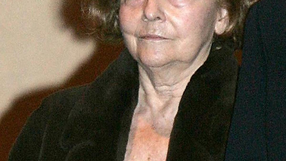 Fotografía de archivo, tomada el 21 de enero de 2007, de la ex presidenta argentina, María Estela Martínez, conocida como “Isabelita Perón”, contra quien Argentina formalizó el martes 13 de febrero de 2007, ante España uno de los dos pedidos de extradición que pesan sobre la ex presidenta, a quien dos jueces investigan por delitos de lesa humanidad.