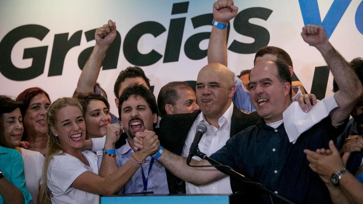 La MUD planea aprobar, entre sus primeras acciones, una ley de amnistía para unos 80 “presos políticos”, entre ellos el líder radical opositor Leopoldo López.
