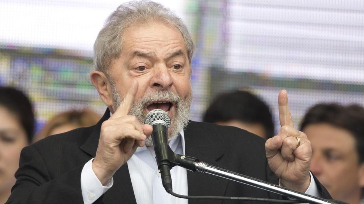 
El ex presidente de Brasil Luiz Inacio Lula da Silva durante de la inauguración de un centro de salud en Agentina.
