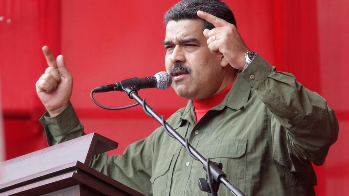 Fotografía cedida por la Agencia Venezolana de Noticias (AVN) muestra al presidente venezolano, Nicolás Maduro, mientras habla en un acto de gobierno el jueves 28 de diciembre de 2017, en la ciudad de Caracas (Venezuela).