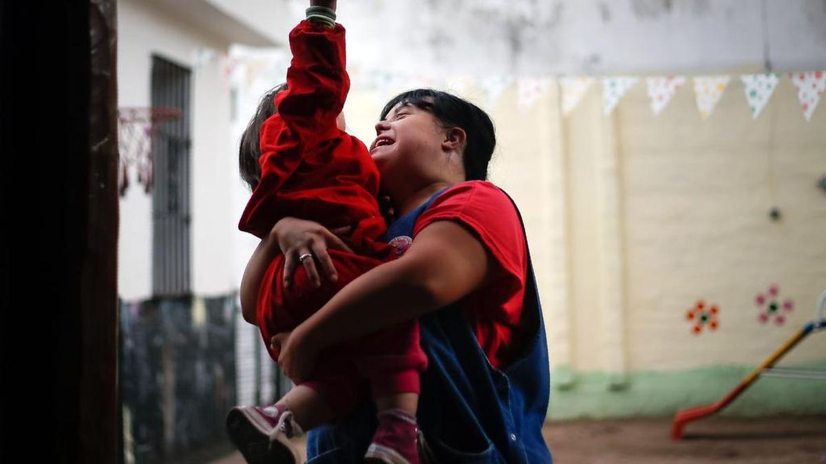 Noelia Garella está a cargo, junto a otra maestra, de la sala de primer año en el Jardín Maternal Jeromito.