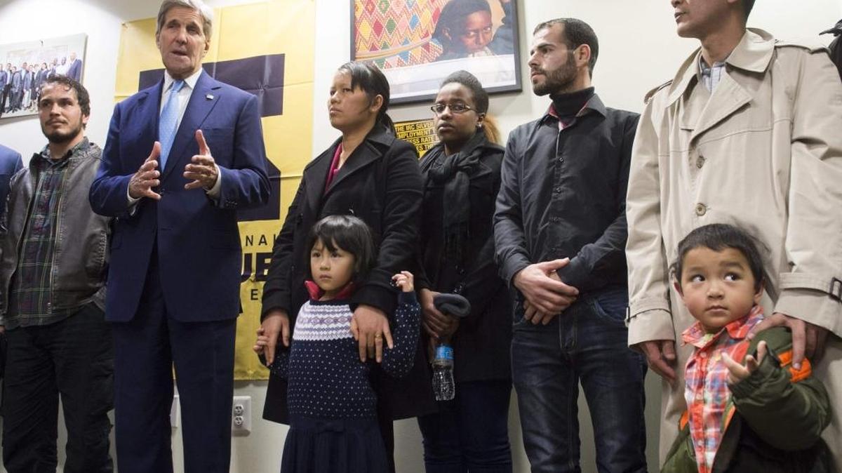 El secretario de Estado, John Kerry, habla sobre los planes de expandir el programa estadounidense de admisión de refugiados, durante una visita al Comité Internacional de Rescate, en Maryland.