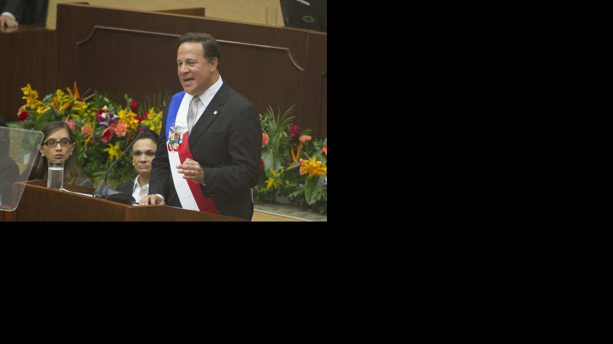 
 El presidente panameño, Juan Carlos Varela, habla hoy, viernes 2 de enero de 2015, ante la Asamblea Nacional (AN-Parlamento), que comenzó un nuevo periodo de sesiones ordinarias en Ciudad de Panamá (Panamá). EFE/Néstor Ayala

