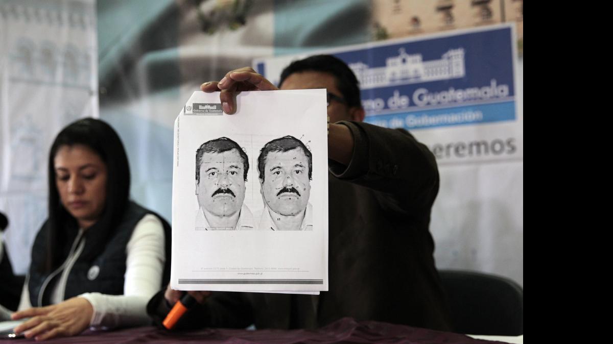 
Detalle del retrato del narcotraficante Joaquín "El Chapo" Guzmán mostrado durante una rueda de prensa en Ciudad de Guatemala (Guatemala). 