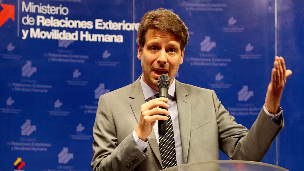El canciller de Ecuador, Guillaume Long, anunció el lunes la celebración de una reunión de ministros de Relaciones Exteriores y de Hidrocarburos de América Latina y el Caribe.