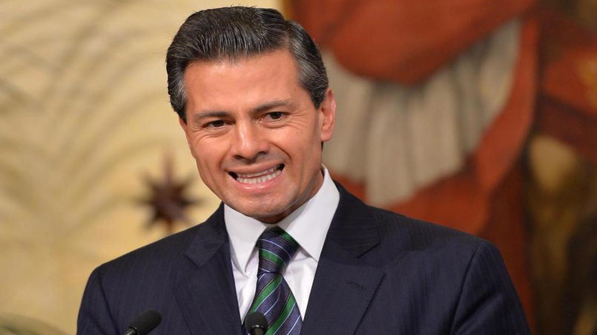 
 El presidente mexicano, Enrique Peña Nieto, ofrece una rueda de prensa junto al primer ministro italiano, Matteo Renzi (no aparece en la imagen), tras su reunión en el Palacio Chigi de Roma, Italia, hoy, lunes 15 de junio de 2015. 
