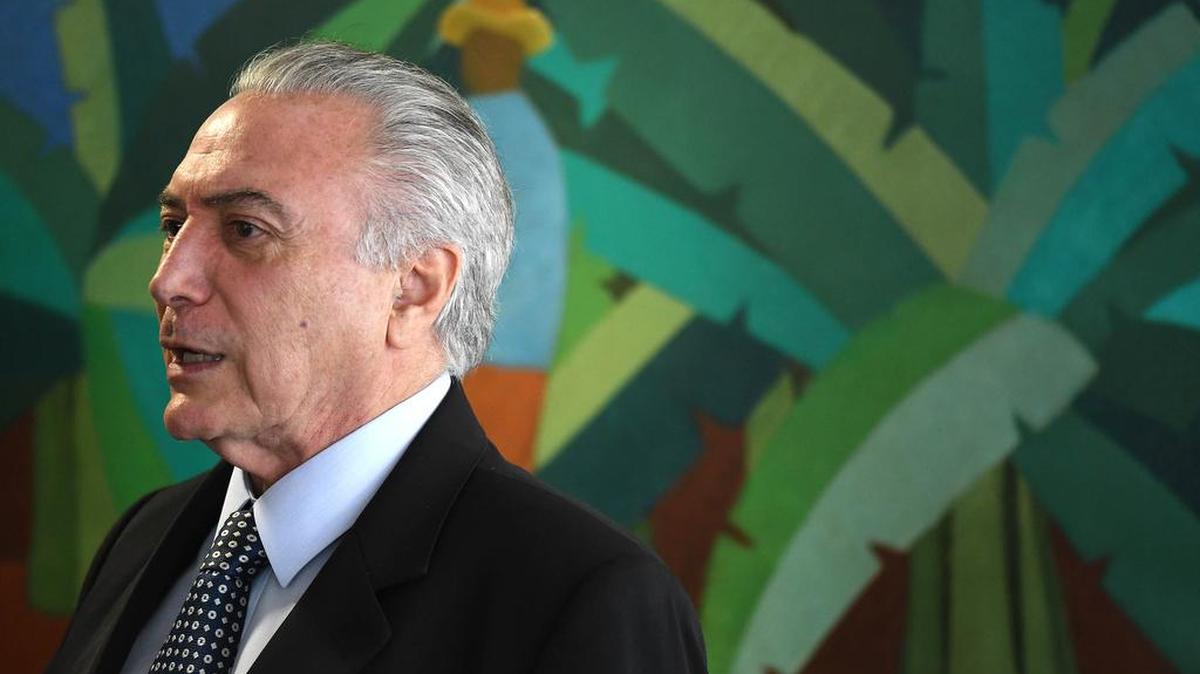 El presidente interino de Brasil Michel Temer habla en una rueda de prensa con corresponsales extranjeros, el viernes 29 de julio de 2016, en el Palacio del Planalto en Brasilia (Brasil).