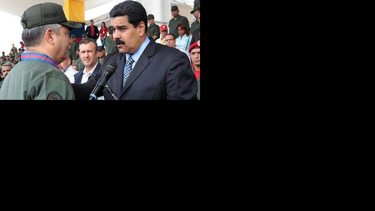 
Nicolás Maduro, presidente de Venezuela, afirmó el sábado que tuvo que recurrir a Unasur y a la Celac para un escudo protector ‘ante el golpe de Estado promovido por Estados Unidos contra el gobierno que yo presido’.

