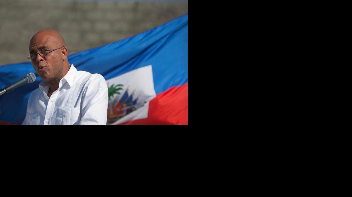 
La OEA expresó el miércoles de forma unánime su respaldo al presidente de Haití, Michel Martelly, y su ministro de Exteriores, Duly Brutus, garantizó que el gobernante quiere “seguir con el espíritu del diálogo”.
