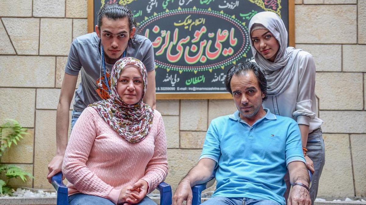 La familia iraquí Hadi Hussein, Malak Hadi Hussein, Mohammad Hadi Hussein y Alaa Hasan Ahmed en la Casa Cultural Islámica Ahlul Bayt en Bogotá, Colombia, el 8 de abril de 2017.