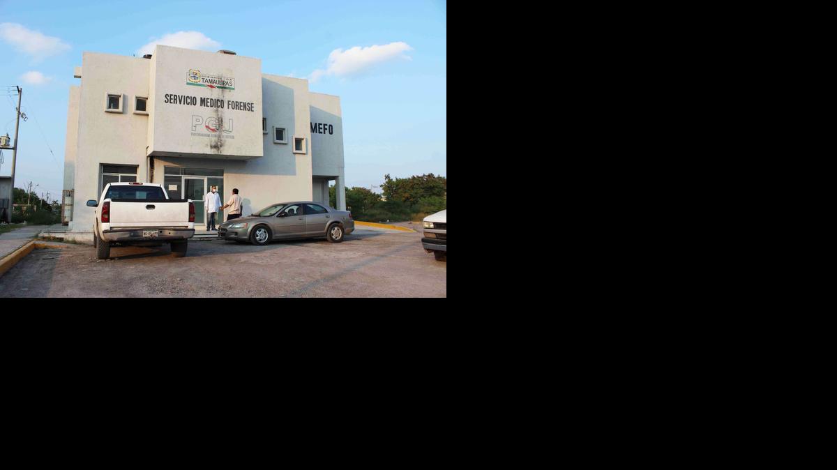 
Edificio de Medicina Forense en Tamaulipas, México, donde están los cadáveres de tres hermanos norteamericanos secuestrados y asesinados cuando fueron a visitar a su padre en Matamoros.
