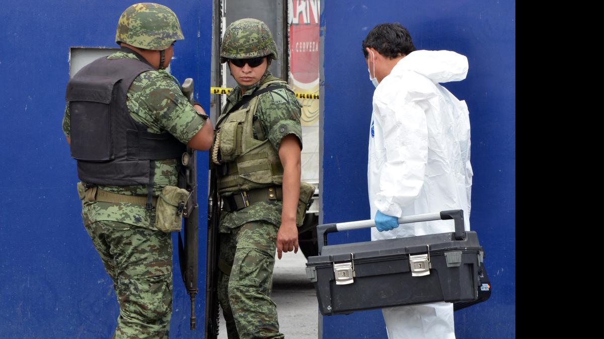 
El documento reveló que oficiales de alto rango del ejército dieron órdenes a soldados de matar a criminales antes de que se dieran ejecuciones extrajudiciales de presuntos delincuentes que ya se habían rendido. 
